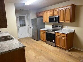 208 Camelot Pl in Warner Robins, GA - Building Photo - Building Photo