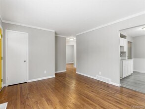 108 W Kalama Ave in Madison Heights, MI - Building Photo - Building Photo