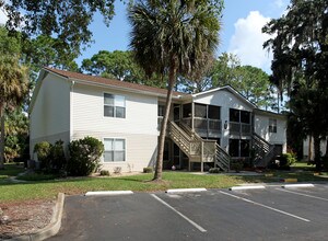 Georgetowne Lake Condos in South Daytona, FL - Building Photo - Building Photo