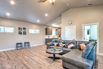 2269 W Mission Timber Cir in Flagstaff, AZ - Building Photo - Building Photo