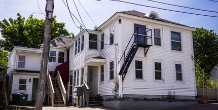 23 Green St in Biddeford, ME - Foto de edificio - Building Photo