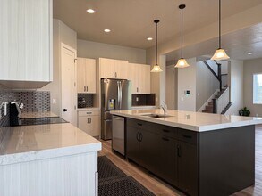 1201 W Waverly Hills Ln in West Jordan, UT - Building Photo - Building Photo