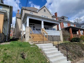 304 7th Ave, Unit 3 in Carnegie, PA - Building Photo