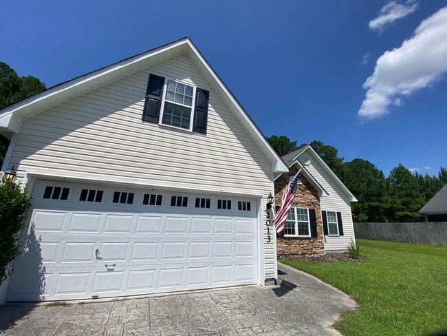 2013 W T Whitehead Dr in Jacksonville, NC - Foto de edificio - Building Photo