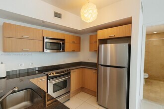 350 S Miami Ave, Unit 1206 in Miami, FL - Building Photo - Building Photo