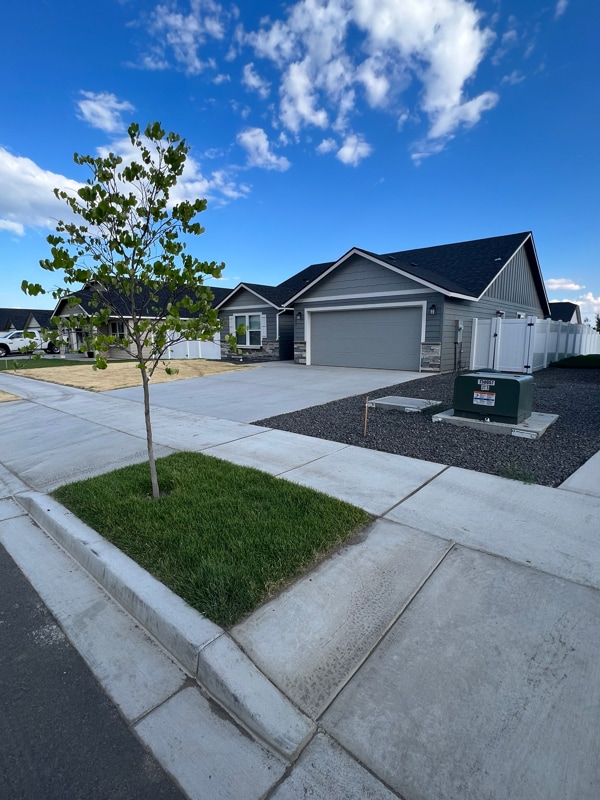 4233 W Wood Ct in Moses Lake, WA - Building Photo - Building Photo