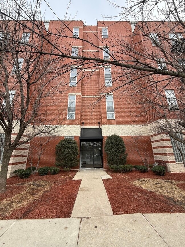 property at 949 N Willard Ct