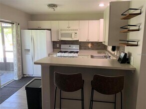 5619 Tanagergrove Way in Lithia, FL - Building Photo - Building Photo