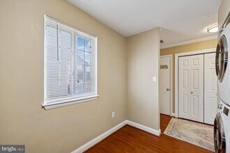 11407 Herefordshire Way in Germantown, MD - Building Photo - Building Photo