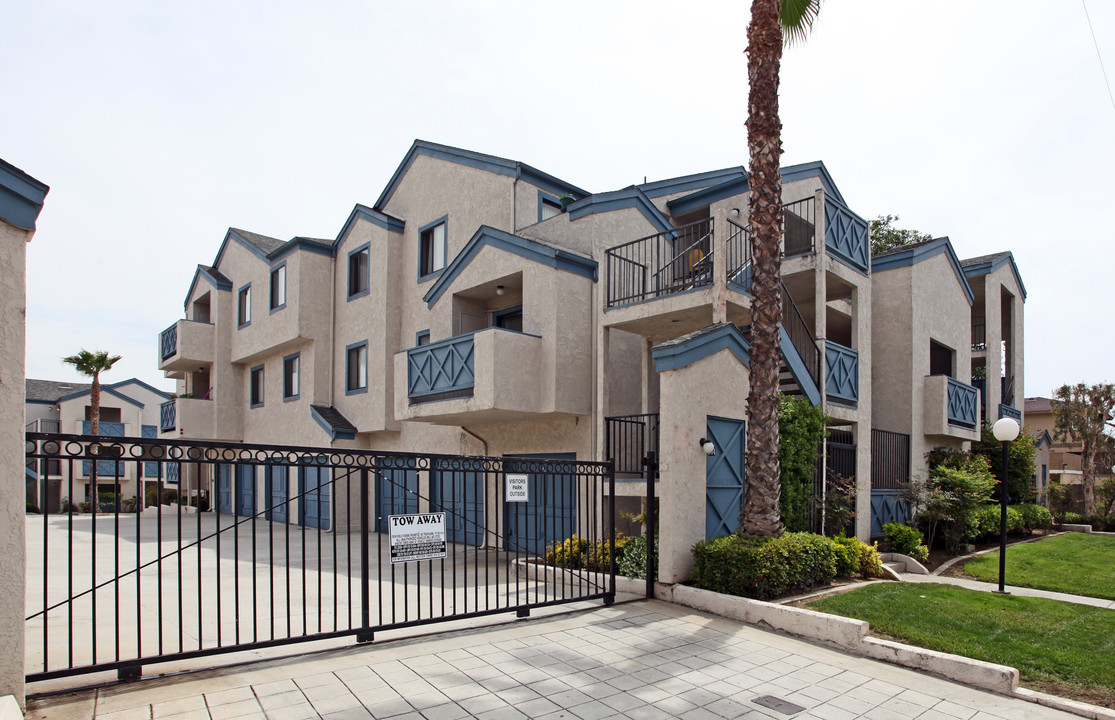 Sierra Villa Apartments in Chula Vista, CA - Foto de edificio