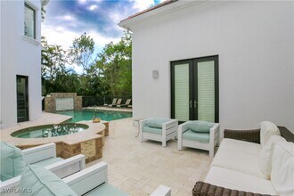 1412 Hemingway Pl in Naples, FL - Building Photo - Building Photo