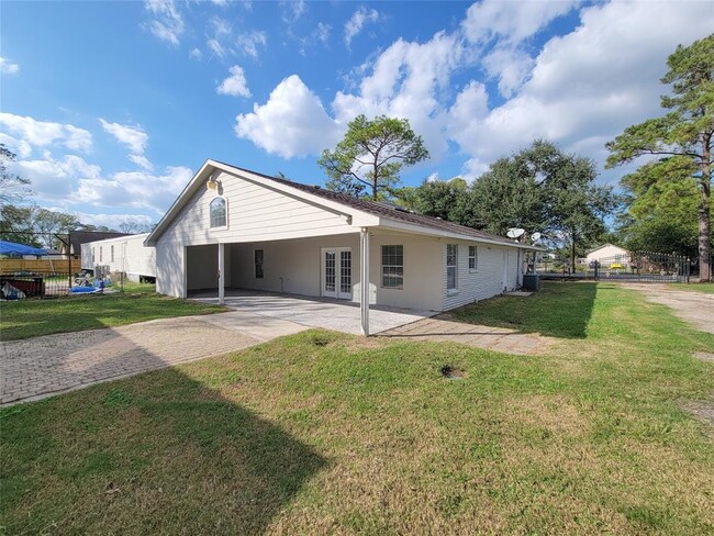 538 Cottontail Dr in Crosby, TX - Foto de edificio - Building Photo