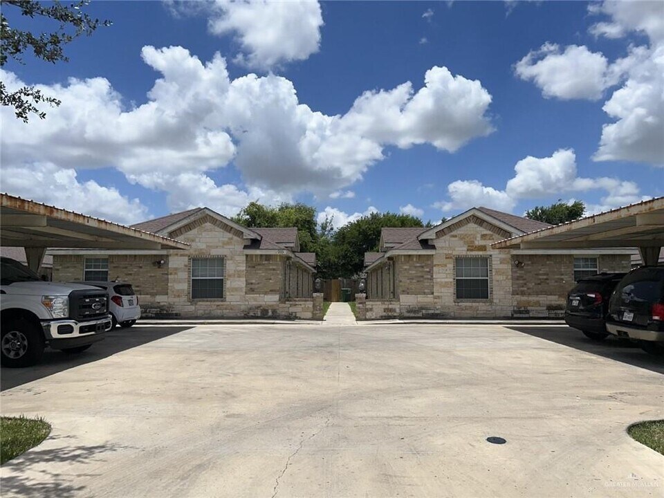 315 W Albatross Ave-Unit -C in Pharr, TX - Building Photo