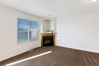 1613 N 450 E in North Ogden, UT - Foto de edificio - Building Photo