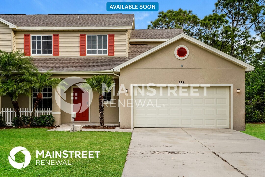 663 Chavers St E in Lehigh Acres, FL - Building Photo