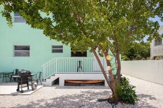 16 Aquamarine Dr in Key West, FL - Building Photo - Building Photo