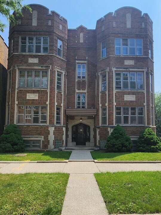 9241 S Laflin St in Chicago, IL - Building Photo