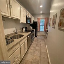 3221 Sutton Pl NW in Washington, DC - Building Photo - Building Photo