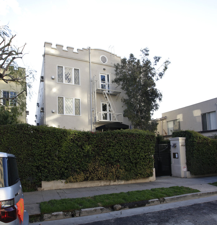 Werner Illing House ( Argle Arms ) in Hollywood, CA - Building Photo