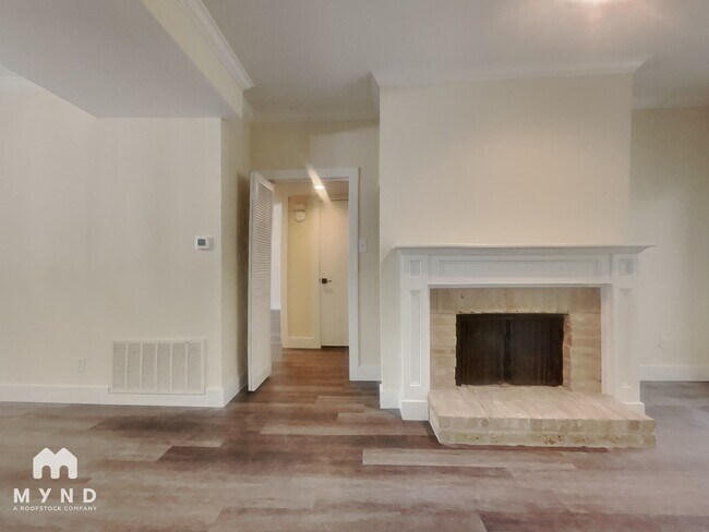 2100 Tanglewilde St, Unit 747 in Houston, TX - Building Photo - Building Photo