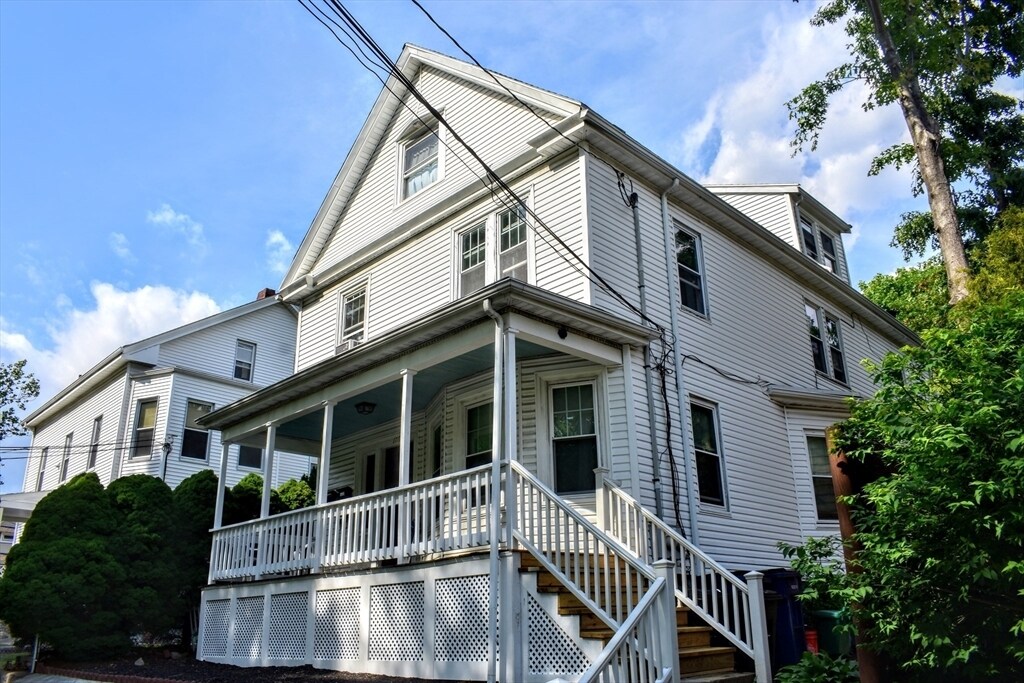 176 Poplar St in Boston, MA - Building Photo