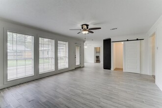 560 Landfall Ln in Conroe, TX - Building Photo - Building Photo