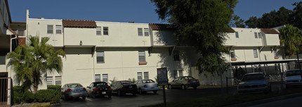 Campus Walk Apartments in Gainesville, FL - Building Photo - Building Photo