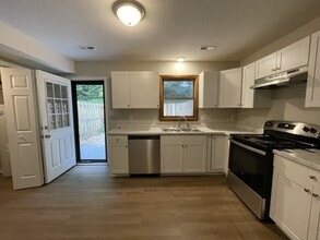 158 Cedar Crest Dr in Madison Heights, VA - Building Photo - Building Photo