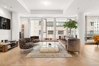 1280 Rue Sherbrooke O in Montréal, QC - Building Photo - Building Photo