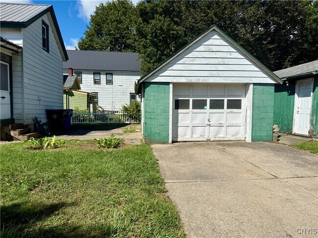 62 Elm St in Cortland, NY - Building Photo - Building Photo