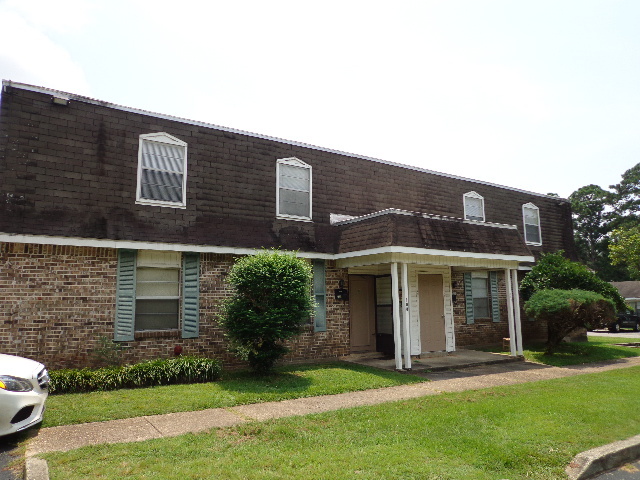 Madison Place in Monroeville, AL - Building Photo