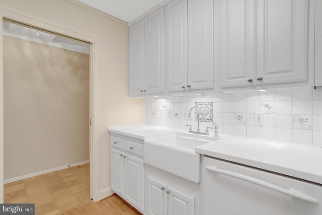 property at 3800 Fairfax Dr