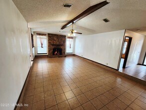 6019 Blank Dr in Jacksonville, FL - Foto de edificio - Building Photo