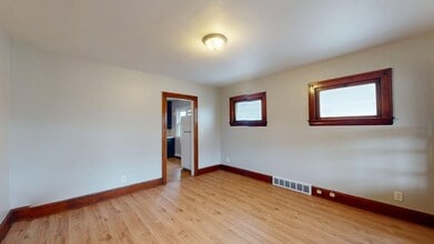 18908 Cherokee Ave in Cleveland, OH - Building Photo - Building Photo