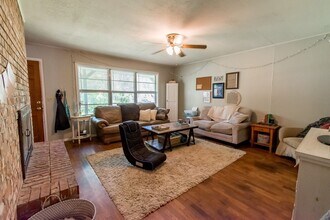 2371 W Ora Dr in Fayetteville, AR - Building Photo - Building Photo