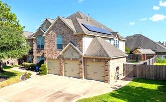 25619 Canyon Crossing Dr in Richmond, TX - Building Photo