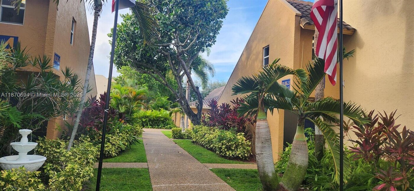 959 SE 2nd Ave in Deerfield Beach, FL - Building Photo