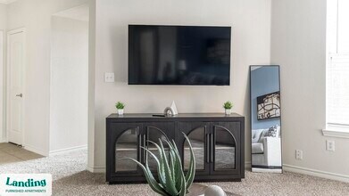 8989 West Rd in Houston, TX - Foto de edificio - Building Photo