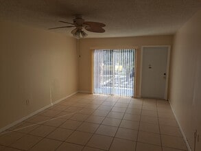 3847 NW 213th St in Miami Gardens, FL - Building Photo - Building Photo