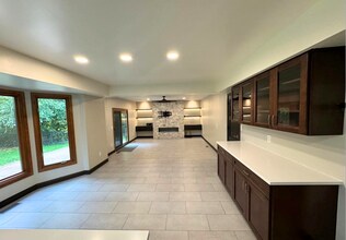 5160 Orchard Crest in Troy, MI - Building Photo - Building Photo