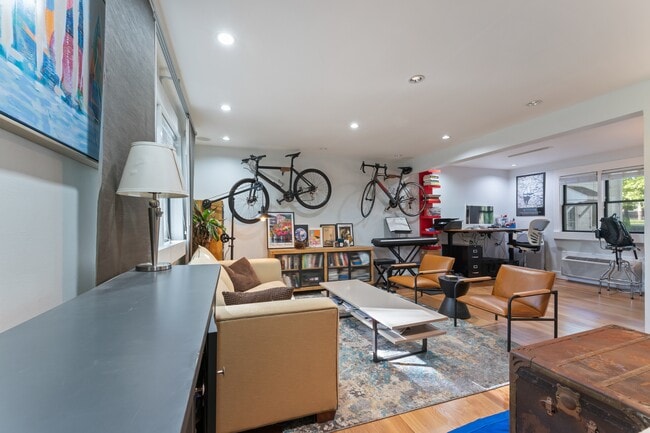 929 St Marys St in Raleigh, NC - Building Photo - Building Photo