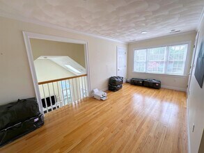 6 Farmer Cir in Arlington, MA - Foto de edificio - Building Photo