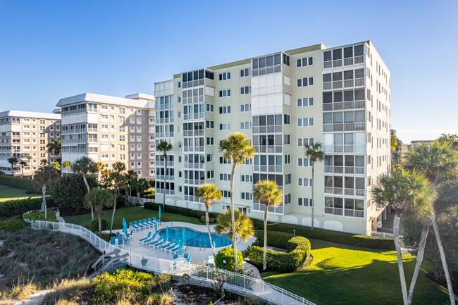 Jamaica Towers in Naples, FL - Building Photo - Building Photo