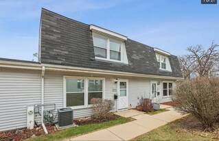 1945 Hancock Dr in Hoffman Estates, IL - Building Photo