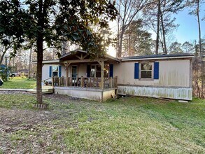 111 Lakeside Woods Dr in Pointblank, TX - Building Photo - Building Photo