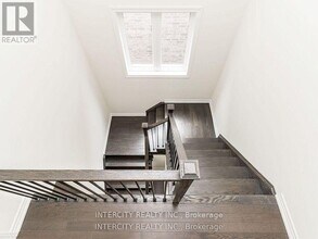 11 Bookton St in Brampton, ON - Building Photo - Building Photo