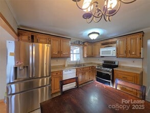 256 Georgewoods Dr in Dallas, NC - Building Photo - Building Photo