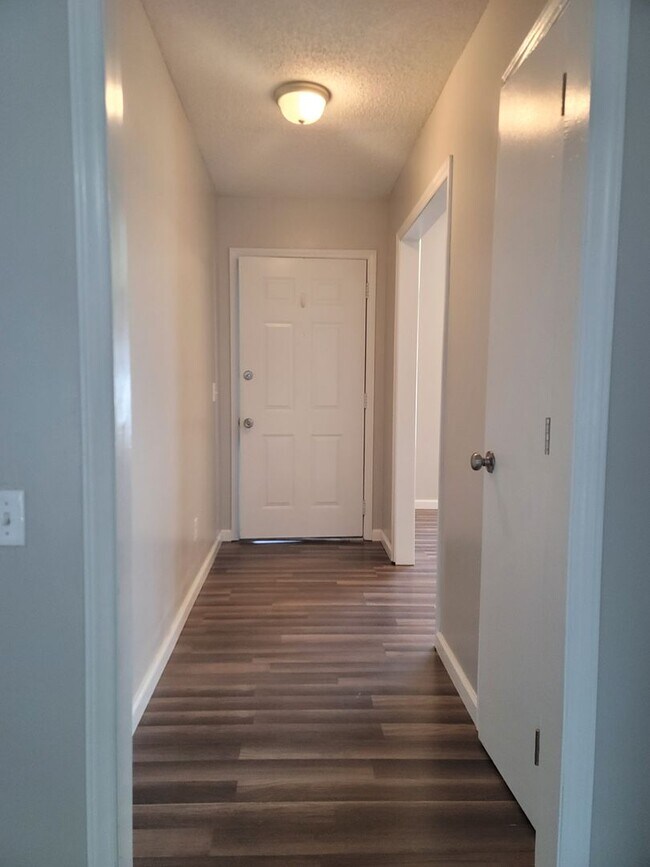 100 N Hillside Dr in Spring Lake, NC - Building Photo - Building Photo