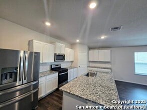 5802 Brook Prairie in San Antonio, TX - Building Photo - Building Photo
