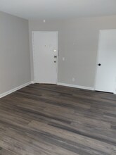 6643 Montgomery Rd in Cincinnati, OH - Building Photo - Building Photo